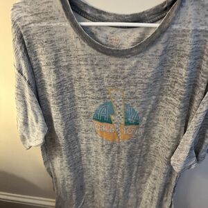 Gray Graphic T-Shirt Pura Vida Size XL World Tour Shirt